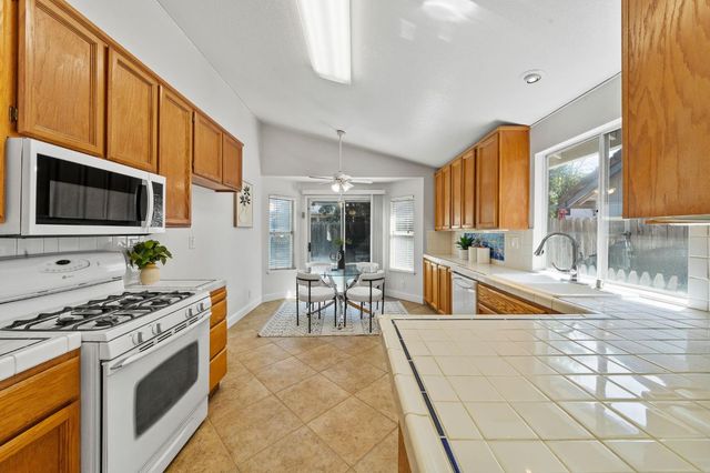 4726 Careo Dr, Antelope, CA 95843