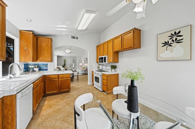 4726 Careo Dr, Antelope, CA 95843