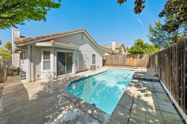 4726 Careo Dr, Antelope, CA 95843