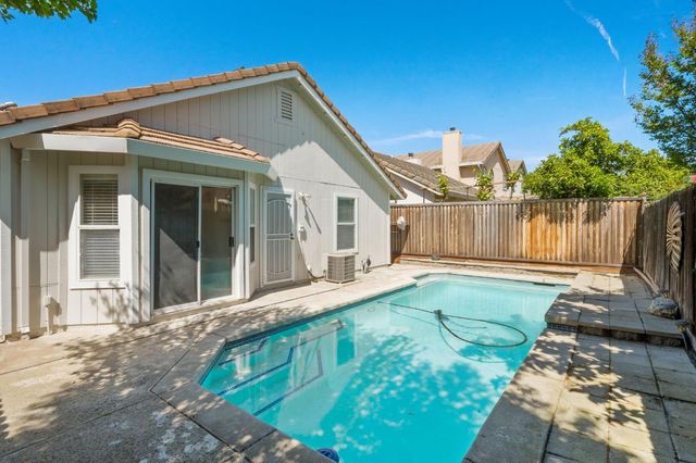 4726 Careo Dr, Antelope, CA 95843