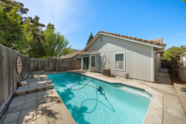 4726 Careo Dr, Antelope, CA 95843