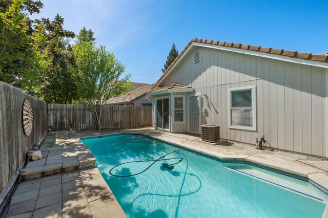 4726 Careo Dr, Antelope, CA 95843