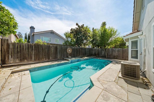 4726 Careo Dr, Antelope, CA 95843