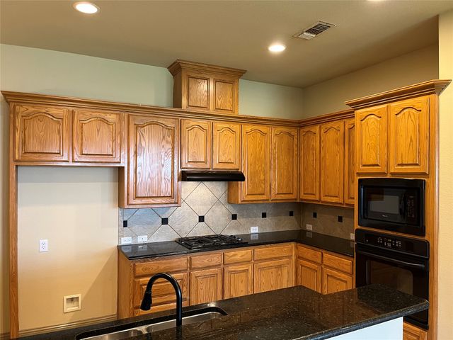 830 La Cima, Irving, TX 75039