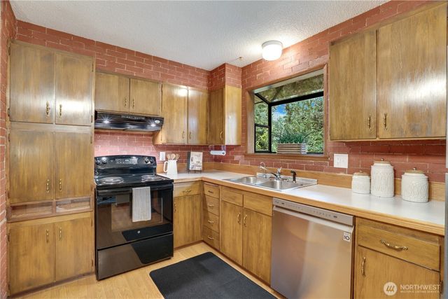 10102 114th Street SW, Lakewood, WA 98498