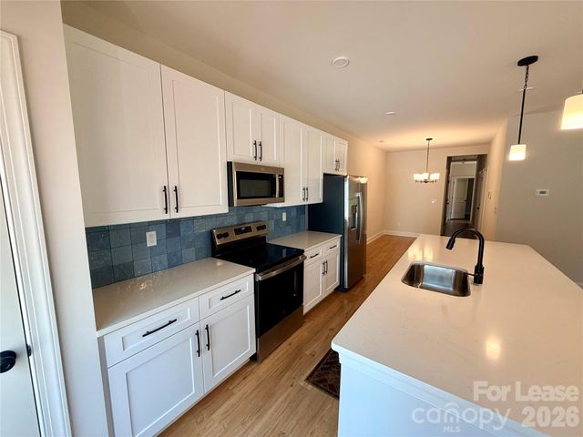 525 N Linwood Avenue, Charlotte, NC 28216