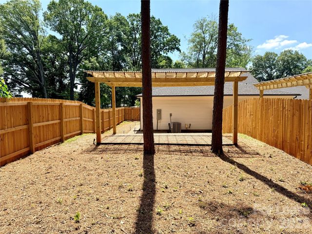 525 N Linwood Avenue, Charlotte, NC 28216
