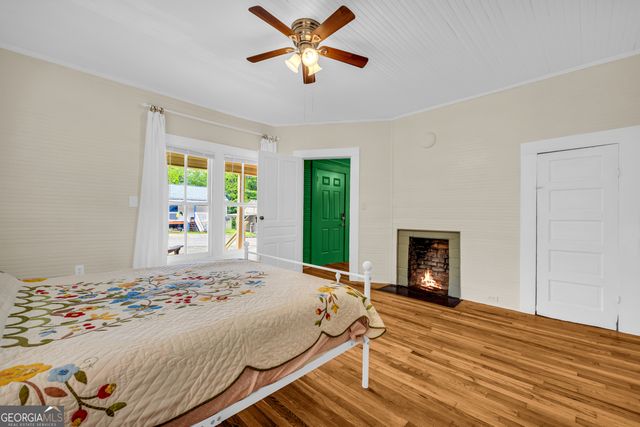 192 S Pine Street, Toccoa, GA 30577
