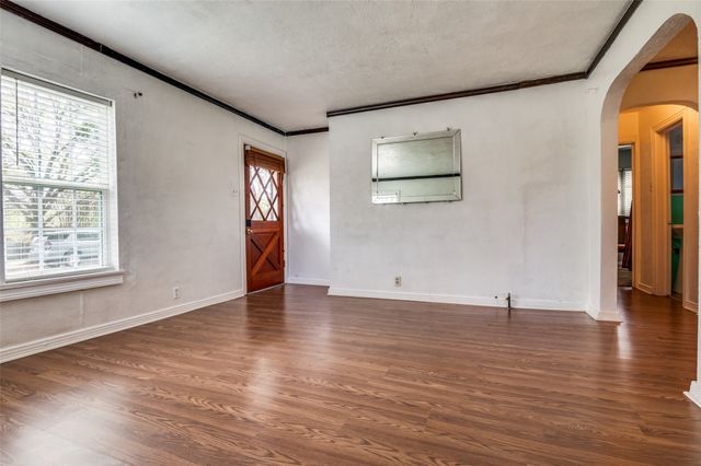 635 Richmondell, Dallas, TX 75211