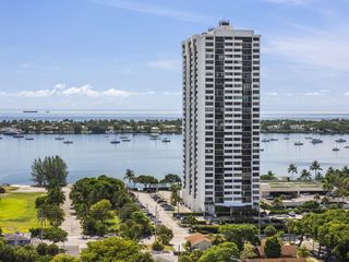 5600 N Flagler Drive 1807, West Palm Beach, FL 33407
