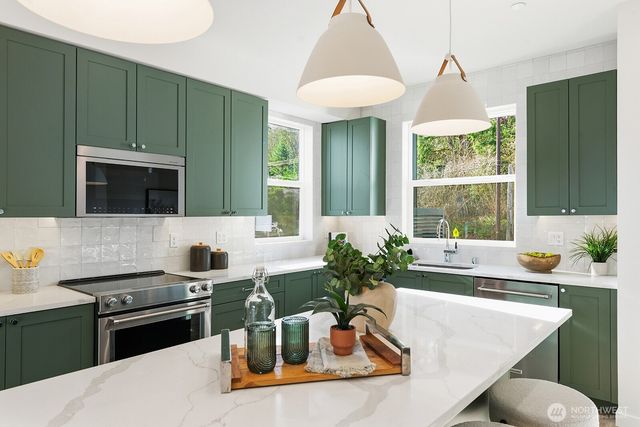 769 7th Avenue NW, Issaquah, WA 98027