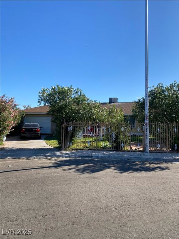 231 Samantha Street, Las Vegas, NV 89110