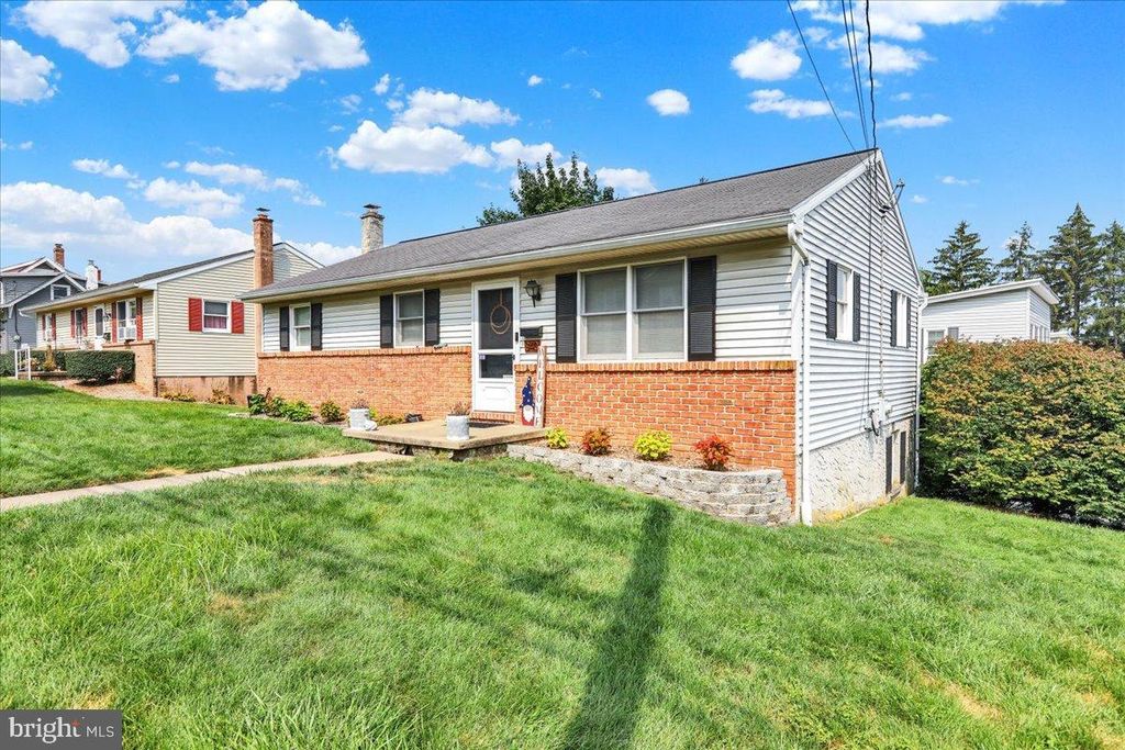 340 LINCOLN AVE, Ephrata, PA 17522