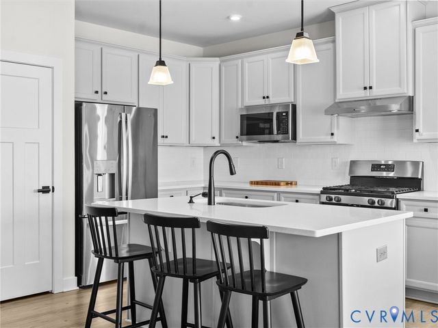 6230 Sheehan Xing, Moseley, VA 23120