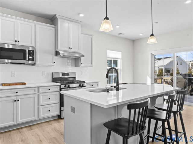 6230 Sheehan Xing, Moseley, VA 23120