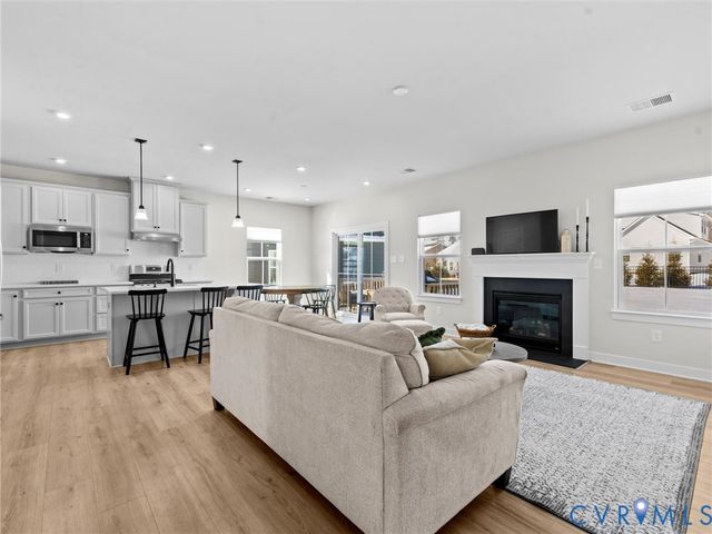 6230 Sheehan Xing, Moseley, VA 23120