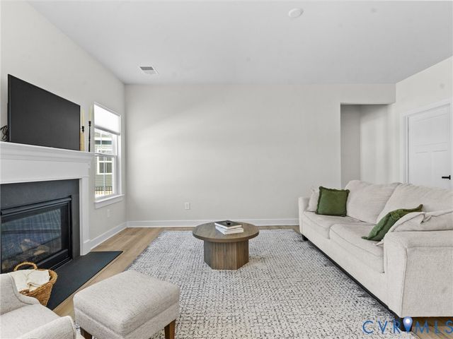 6230 Sheehan Xing, Moseley, VA 23120