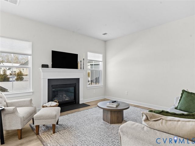 6230 Sheehan Xing, Moseley, VA 23120