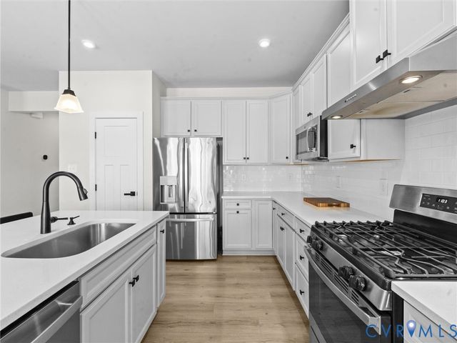 6230 Sheehan Xing, Moseley, VA 23120