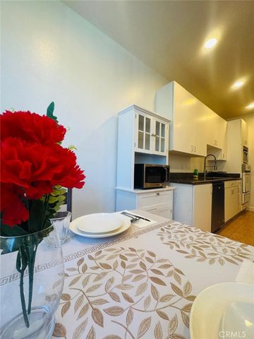 333 Westminster Avenue 304, Los Angeles, CA 90020