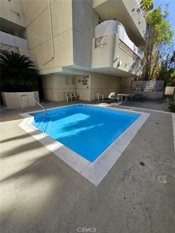 333 Westminster Avenue 304, Los Angeles, CA 90020