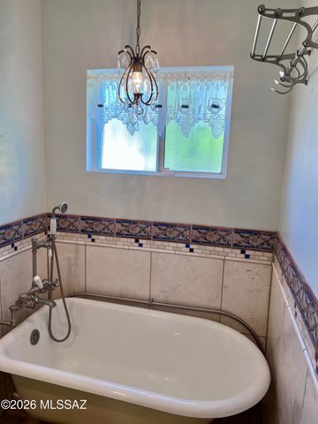 4540 E 8th Street, Tucson, AZ 85711