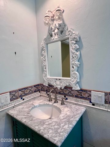 4540 E 8th Street, Tucson, AZ 85711