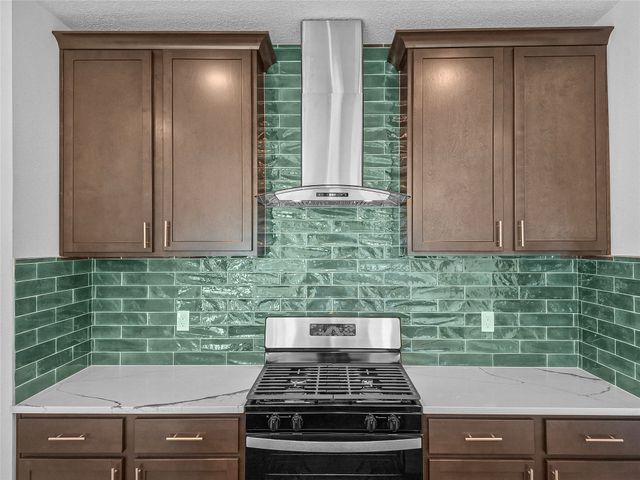 25 Flower Garland, Santa Fe, NM 87508