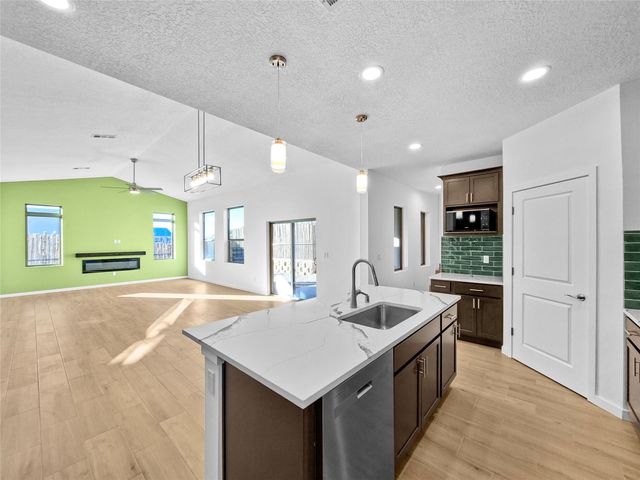 25 Flower Garland, Santa Fe, NM 87508