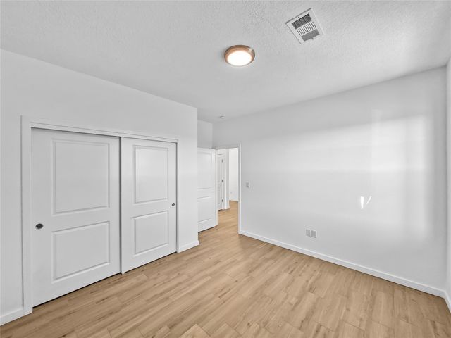 25 Flower Garland, Santa Fe, NM 87508