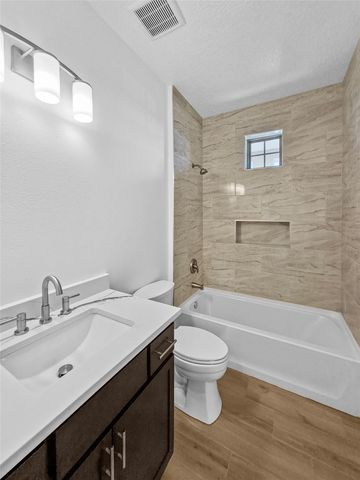 25 Flower Garland, Santa Fe, NM 87508