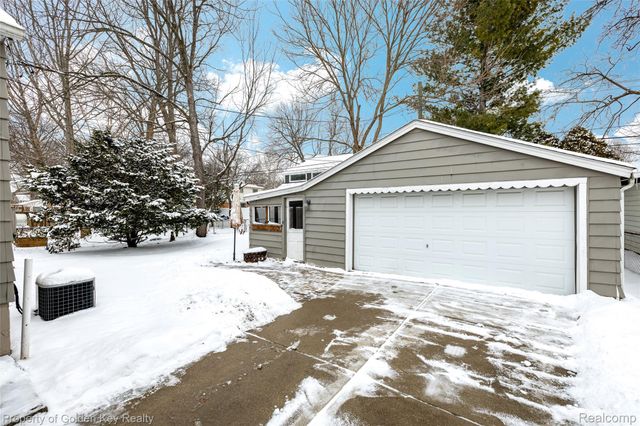 1150 Carol Avenue, Plymouth, MI 48170