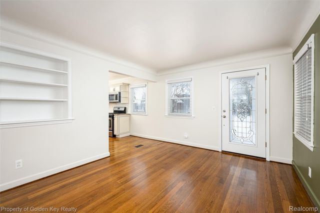 1150 Carol Avenue, Plymouth, MI 48170