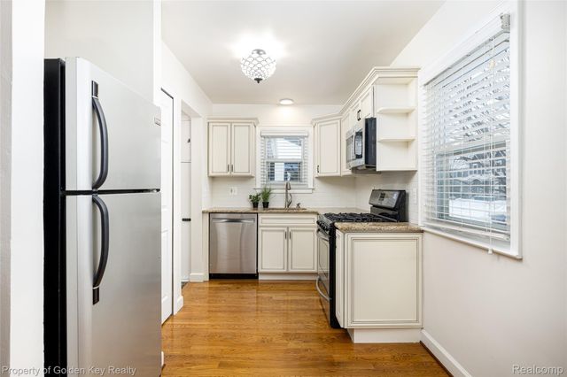 1150 Carol Avenue, Plymouth, MI 48170