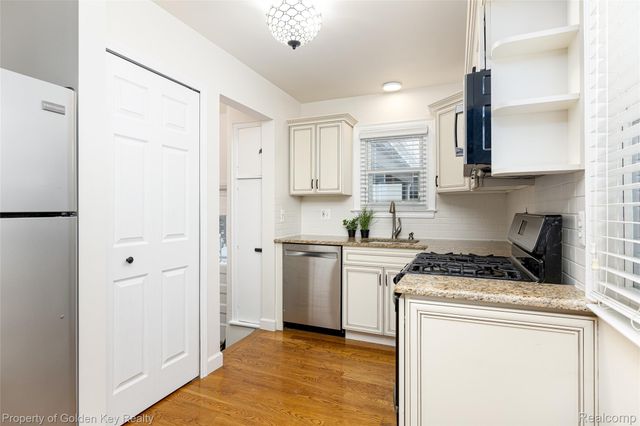 1150 Carol Avenue, Plymouth, MI 48170