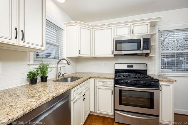 1150 Carol Avenue, Plymouth, MI 48170