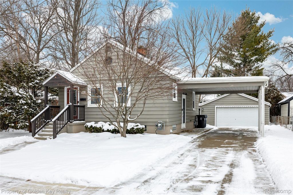 1150 Carol Avenue, Plymouth, MI 48170