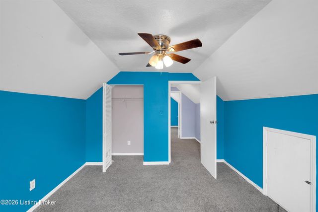 3800 Hillcross Dr, Louisville, KY 40229