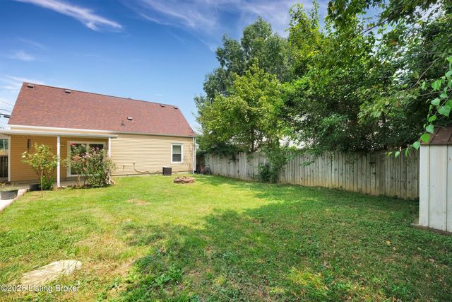 3800 Hillcross Dr, Louisville, KY 40229
