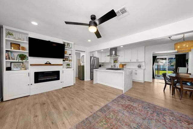 6969 Tower Street, La Mesa, CA 91942