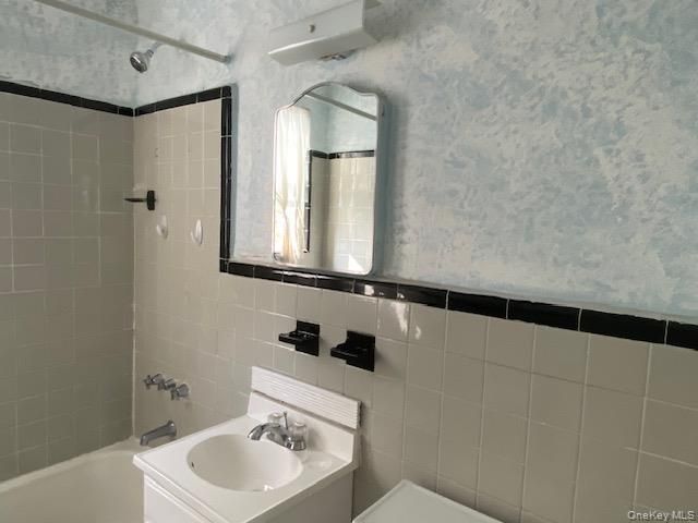245-39 77th Crescent F-2, Bellerose, NY 11426