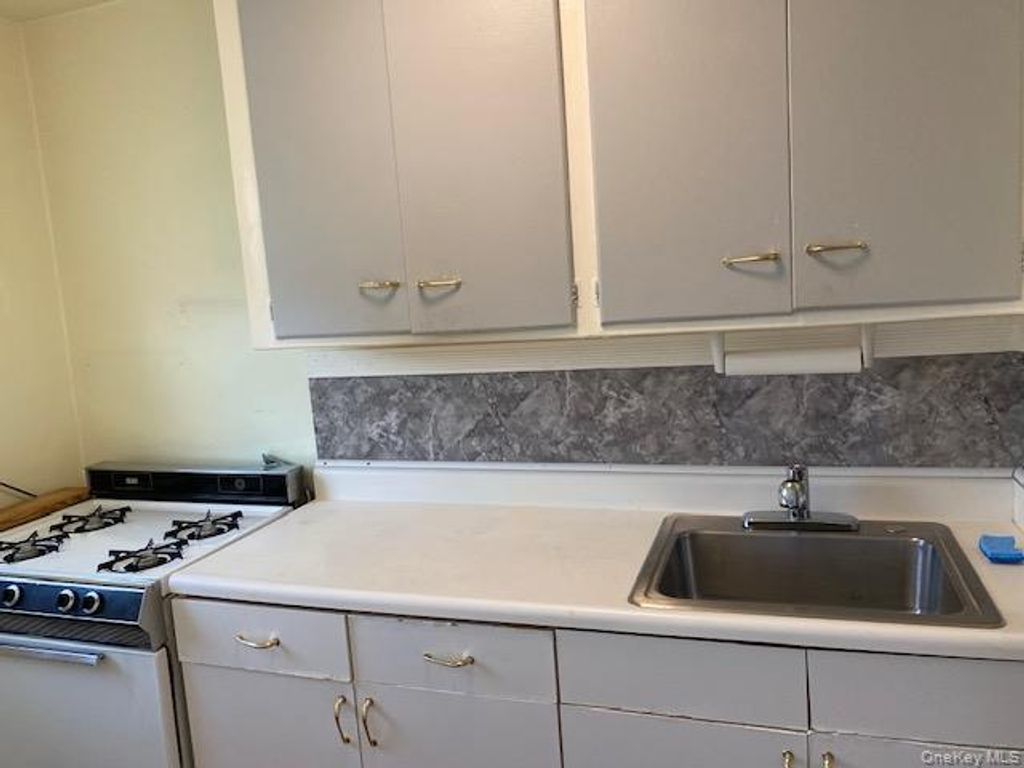 245-39 77th Crescent F-2, Bellerose, NY 11426 — photo 4