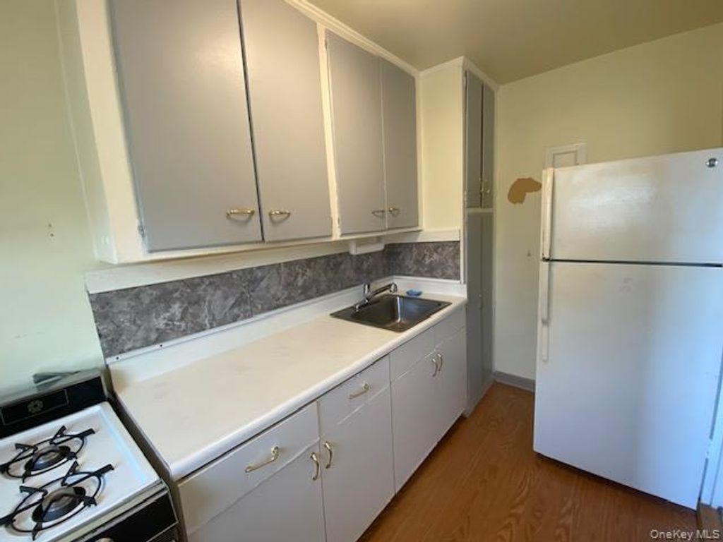 245-39 77th Crescent F-2, Bellerose, NY 11426 — photo 5