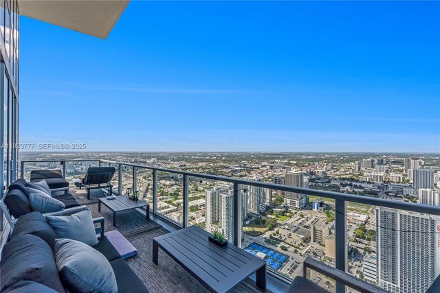 1100 Biscayne Blvd 6307, Miami, FL 33132