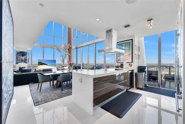 1100 Biscayne Blvd 6307, Miami, FL 33132