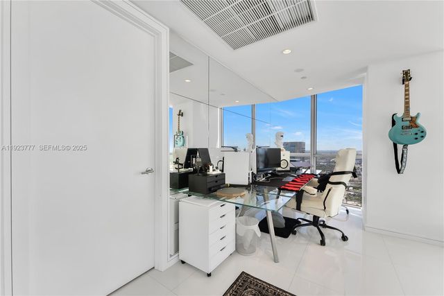 1100 Biscayne Blvd 6307, Miami, FL 33132