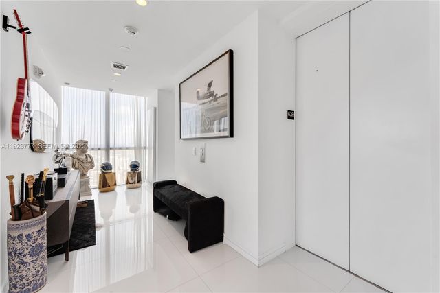 1100 Biscayne Blvd 6307, Miami, FL 33132