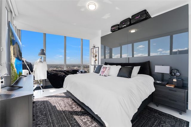 1100 Biscayne Blvd 6307, Miami, FL 33132