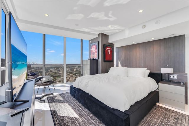 1100 Biscayne Blvd 6307, Miami, FL 33132