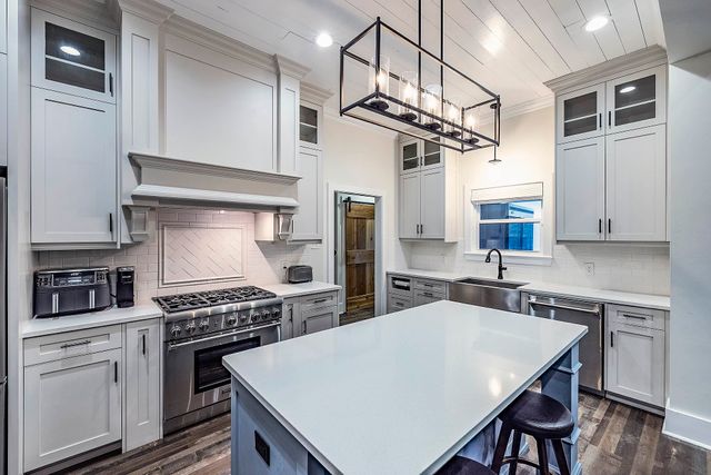 174 Bayou Lafourche Drive, Thibodaux, LA 70301